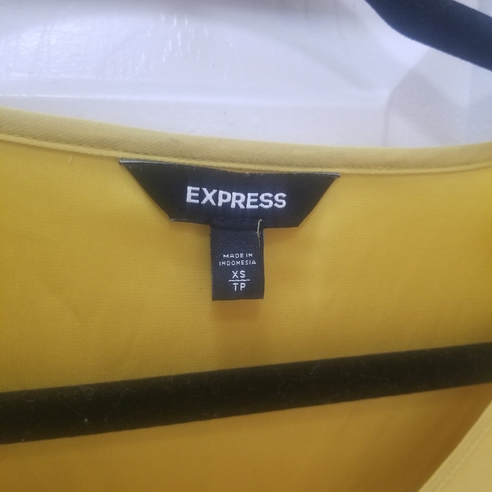 Express Top - Picture 3 of 6
